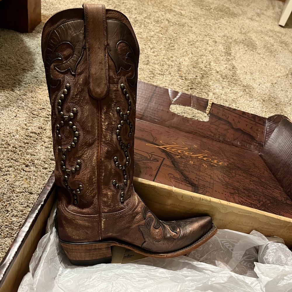 Lucchese Boots💜
